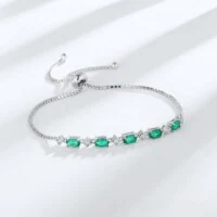 emerald-oval-closeup