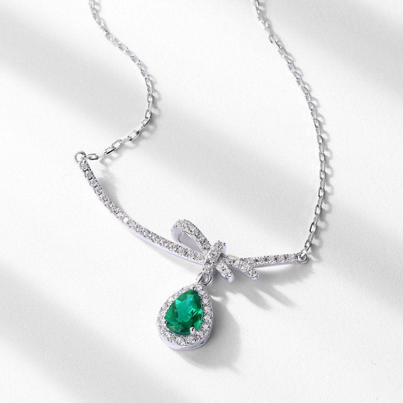 cultivated-emerald-closeup