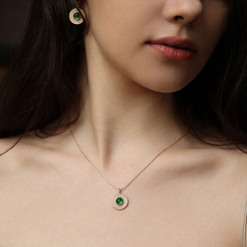 Circle hat necklace moonlight charging