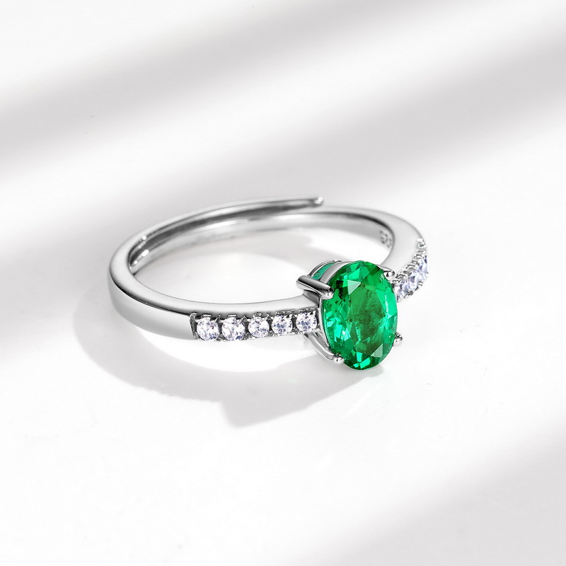 lab-emerald-closeup