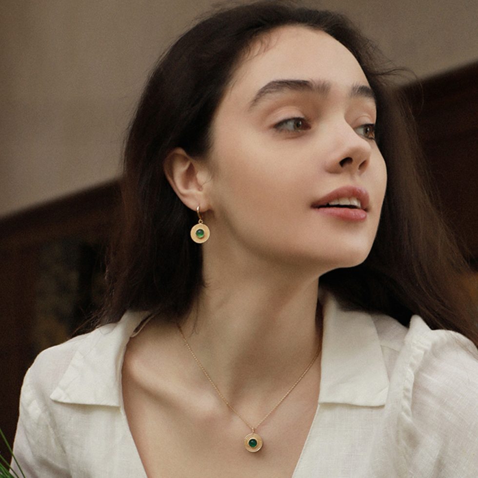 Adjustable Feng Shui necklace length demo
