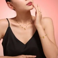 Korean Trendy Scallop Crystal Pendant Necklace - 18K Gold Plated